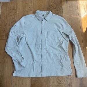 LULULEMON MEN'S BONE CREAM LONG SLEEVE DOUBLE POCKET BUTTON DOWN SHIRT SIZE L
